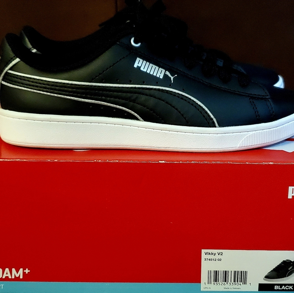 Puma Women's SoftFoam Black Sneakers